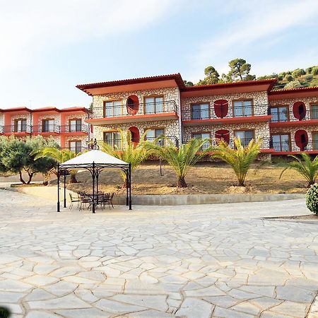 Ta 2 Pefka - Petros Italos Neos Marmaras Exterior photo